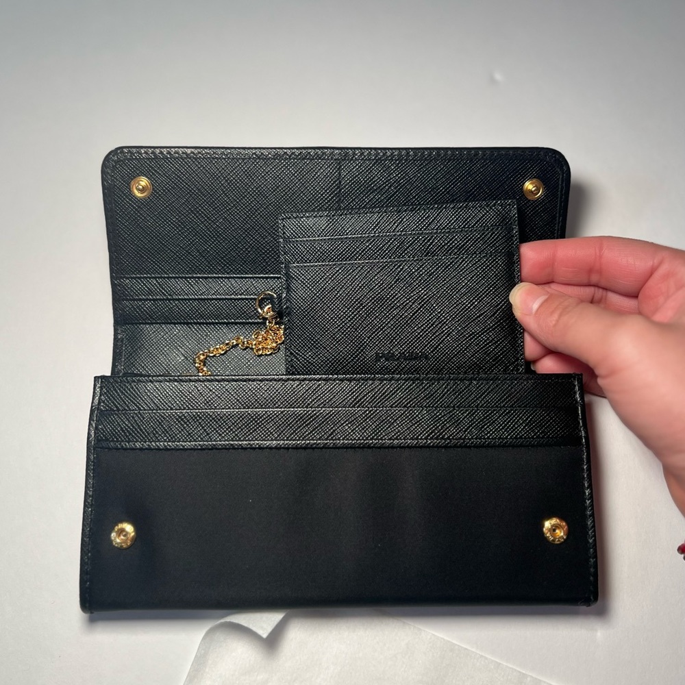 Prada Wallet - Picture 3 of 6